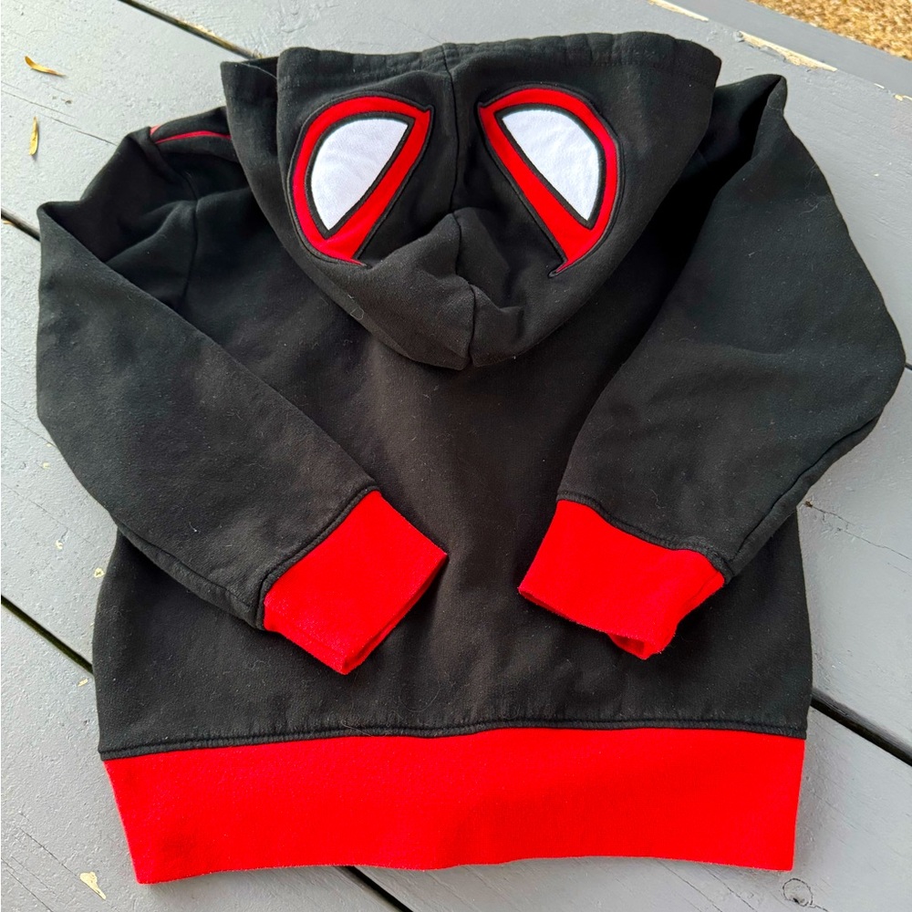 Marvel Miles Morales Spider-Man
Hooded Jacket -M (7) - Picture 7 of 7